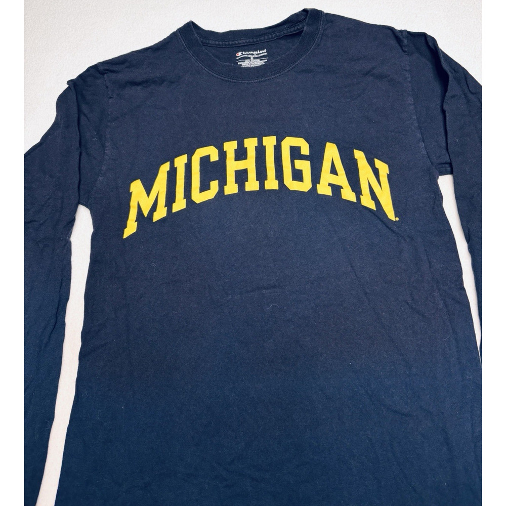 Michigan Long Sleeve T-Shirt Men’s Size Small Navy Blue Brand Champion EUC
